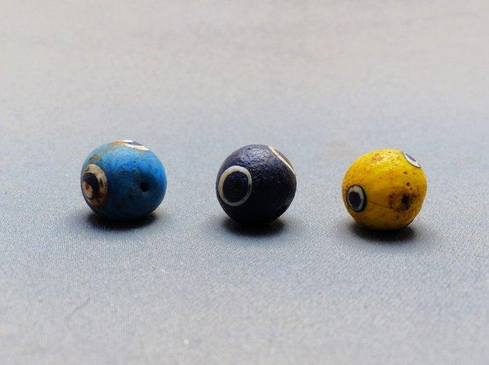 Oud-Romeins Three ancient eye beads - Glass Mosaic Amulet, Bijoux, Sacs & Beauté, Bijoux anciens