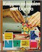 KNIPPEN EN NAAIEN MET BURDA 9789051212044, Verzenden