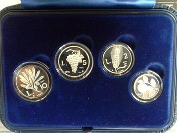 Italië. Set dated 1946 Bellissima collezione della storia
