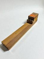 un instrument d’optique et de mesure scientifique, -