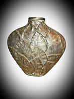 Vaas - metaal met een antiek gouden patina