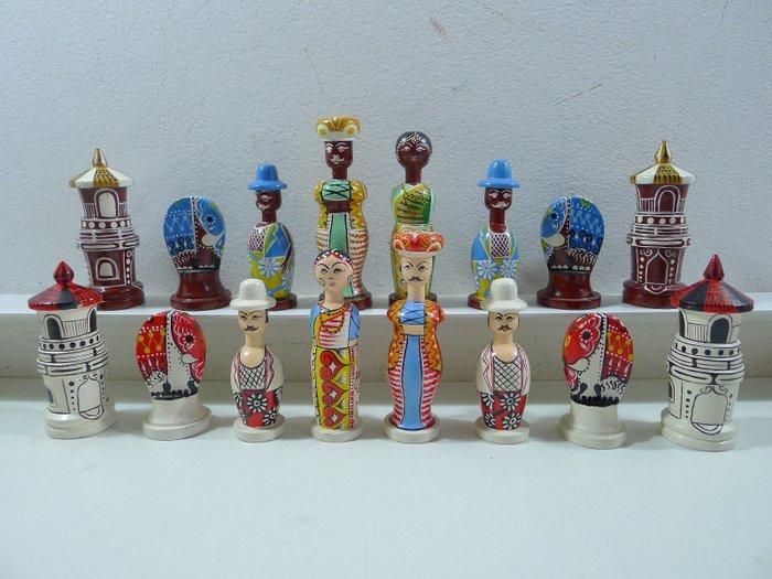 Tres tres Rare Jeu déchecs Matriochka entierement peint à, Antiquités & Art, Curiosités & Brocante