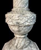 Kolom - Marmo di Carrara - Scolpita foglie d’Acanto -