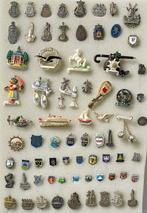 Toerisme: verzameling speldjes van steden en attracties -