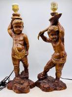 Lampe de table avec figurine (2) - Pareja Putty - Bois