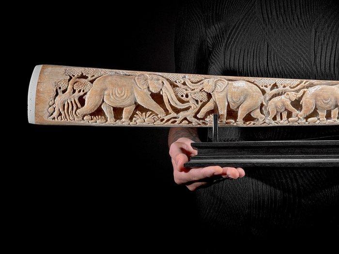 Geen minimumprijs - Fijn uitvergrote bewerkte zwaardviskaak, Antiek en Kunst, Kunst | Designobjecten