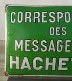 Correspondant des Messageries Hachette - Emaille plaat -, Antiek en Kunst