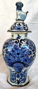 De Porceleyne Fles, Delft - dekselvaas (2) - Aardewerk - De, Antiek en Kunst