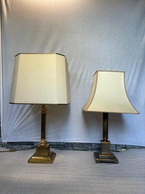Tafellamp - Rondgevormde Twist messing lamp met verfijnde, Antiek en Kunst, Curiosa en Brocante