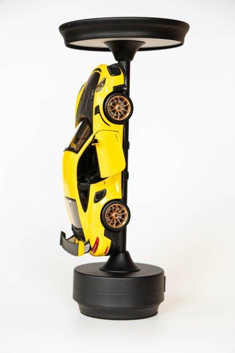 Lampe de bureau - Porsche - Porsche 911 GT2 RS 1:24 – Speed, Antiek en Kunst, Kunst | Designobjecten