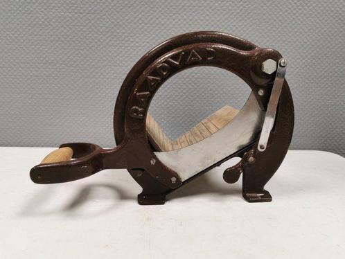 Raadvad - Ove Larsen - Broodsnijmachine - 294 - Hout, IJzer,, Antiek en Kunst, Antiek | Meubels | Stoelen en Sofa's