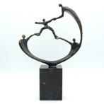 Artihove - Corry Ammerlaan - Beeld, Stevige Handdruk - 22 cm