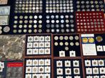 Wereld. Lot de 424 monnaies et 5 kgs du monde dont 12 Argent, Postzegels en Munten