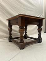 Salontafel - Bijzettafel met Gedetailleerd Snijwerk - Hout, Antiek en Kunst