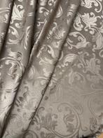 Kostbare zijden stof uit San Leucio, pastelbruin, verrijkt