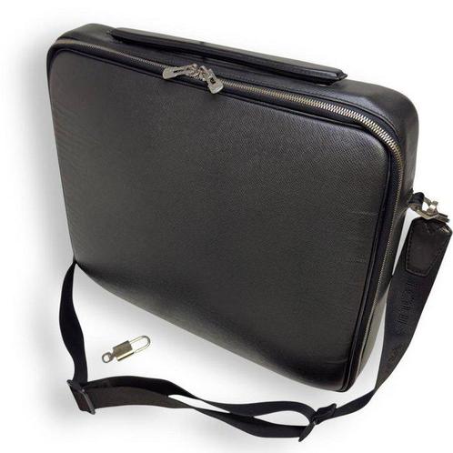 Louis Vuitton - Business bag, Handtassen en Accessoires, Tassen | Damestassen