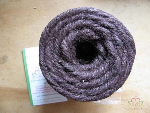 Jute dik 6 dr 6 mm +/- 35 m rol DONKER-Bruin Jute dik 6 dr, Huis en Inrichting, Woonaccessoires | Kunstplanten en Kunstbloemen