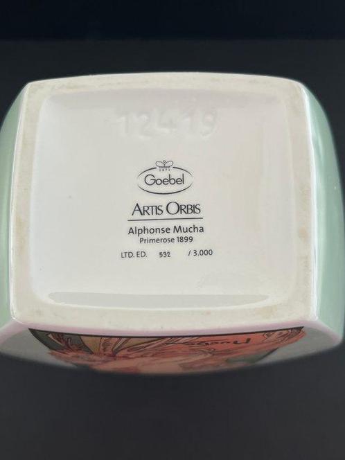 Goebel - Daprès Alphonse Mucha (1860-1939) - Vase -, Antiek en Kunst, Antiek | Glaswerk en Kristal