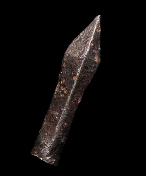 Middeleeuws Pointe de flèche - kruisboogpijl - 12e / 14e, Antiek en Kunst, Antiek | Overige Antiek