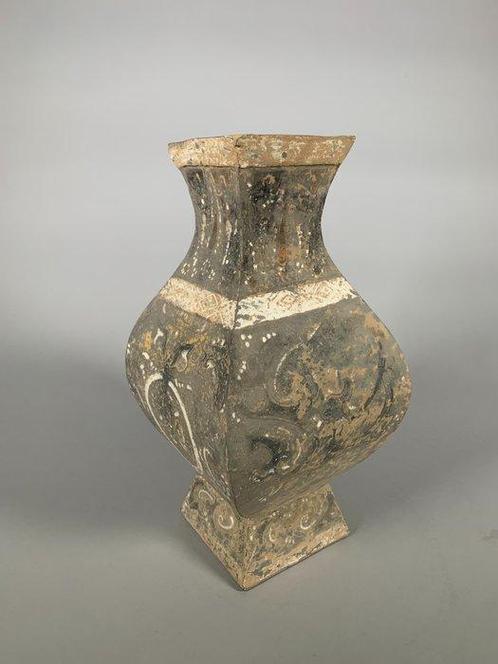 Oud-Chinees, Han-dynastie Terracotta Huw Vaas - 40 cm, Verzamelen, Mineralen en Fossielen