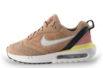 Nike Sneakers in maat 40 Beige | 5% extra korting beschikbaar voor biedingen