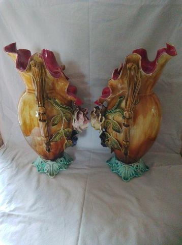 Vase (2) - Faïence - Vases barbotine florale
