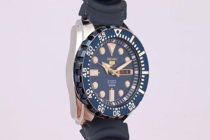 Seiko - Seiko 5 - Zonder minimumprijs - SRP605J2 | 4R36-03T0, Handtassen en Accessoires, Horloges | Antiek