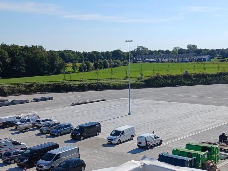 16 meter hoge stalen high mast met 6 armaturen, Articles professionnels, Articles professionnels Autre, Envoi