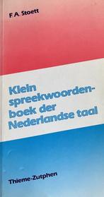 Klein spreekwoordenboek der Nederlandse taal / WOORDENBOEKEN, Boeken, Verzenden, Gelezen, Stoett