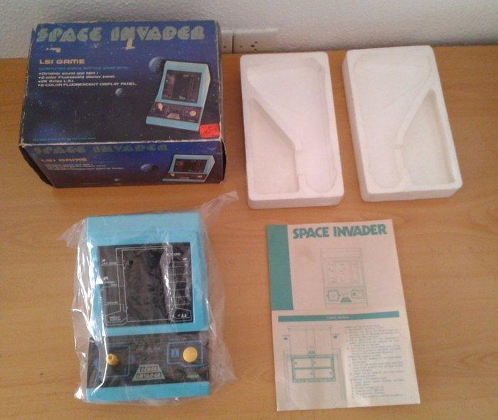Gakken - Tabletop Lsi Space Invader - Complete In Box, Games en Spelcomputers, Spelcomputers | Overige Accessoires