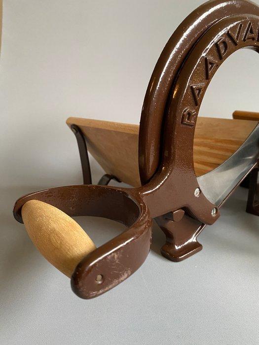 Raadvad - Ove Larsen - Broodsnijmachine - IJzer - Twee, Antiek en Kunst, Kunst | Designobjecten