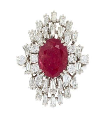 Ring - 18 karaat Witgoud -  7.03ct. tw. Robijn - Diamant -