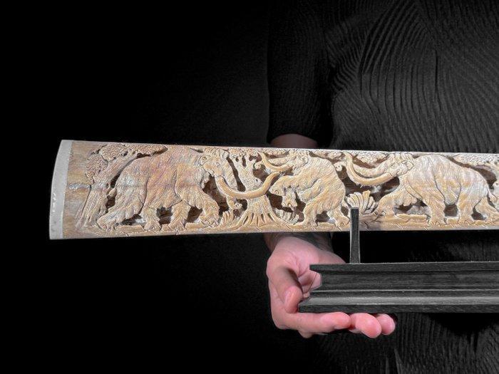 Geen minimumprijs - Uitgebeiteld groot zwaardvisrostrum op, Antiek en Kunst, Kunst | Designobjecten