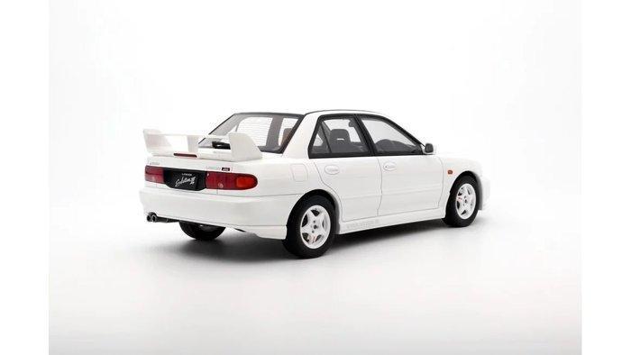Otto Mobile 1:18 - Modelauto - Mitsubishi Lancer Evo III, Hobby en Vrije tijd, Modelauto's | 1:5 tot 1:12