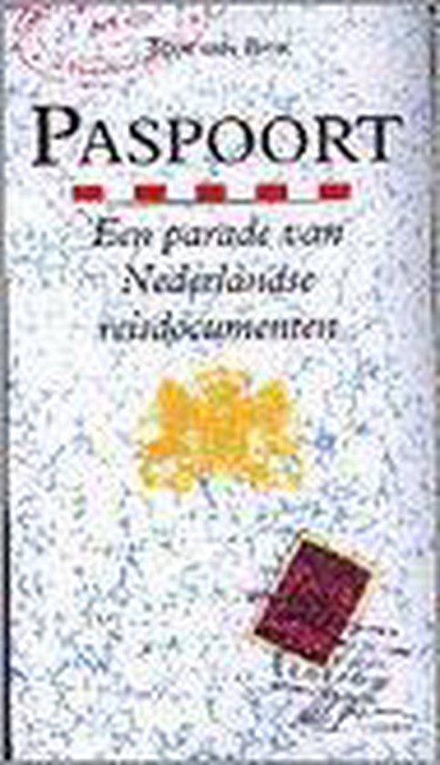 Paspoort parade nederlandse reisdocumenten 9789080234017, Boeken, Overige Boeken, Zo goed als nieuw, Verzenden