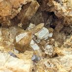 GÉODE ALPINE avec ANATASE et QUARTZ avec INCLUSIONS, Mont