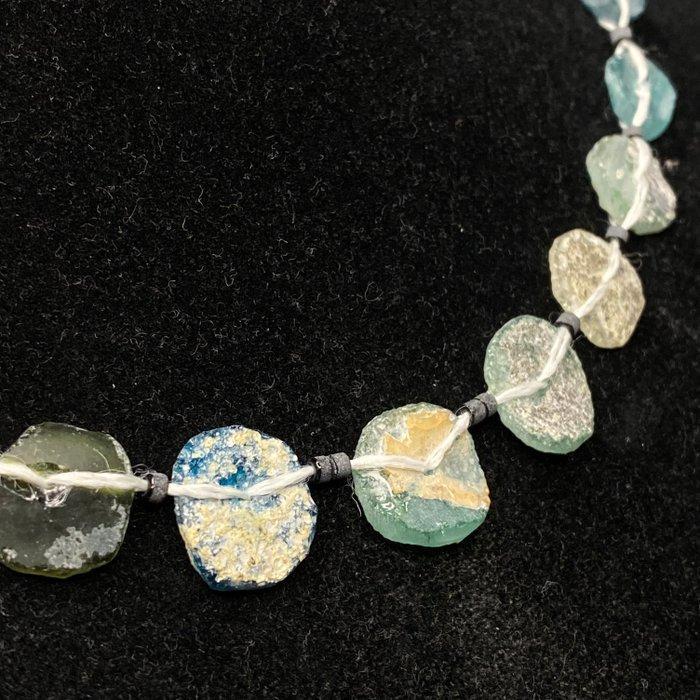 Oud-Romeins kralenketting van glas en steen en andere kralen, Handtassen en Accessoires, Antieke sieraden