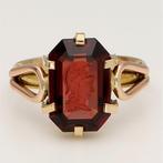 Ring - 18 karaat Geel goud - Intaglio Granaat, Handtassen en Accessoires, Ringen, Nieuw