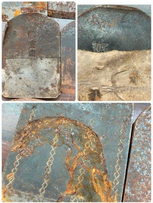 Vintage Japanese Kanna Plane Blades & Chip Breakers - Hand, Antiek en Kunst, Antiek | Wandborden en Tegels