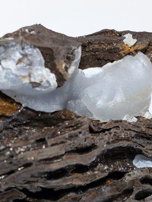 Zilveren smithsoniet in mangaan — zeldzaam specimen uit de, Verzamelen, Mineralen en Fossielen