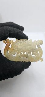 Amulette pendentif Double Dragon Hongshan et Cigale en Jade, Antiek en Kunst