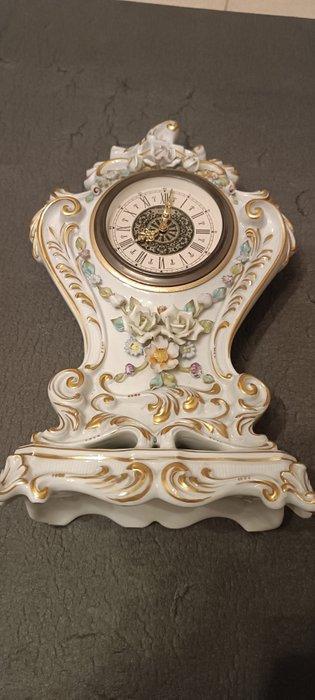 Pendule - Capodimonte - Porselein - 1960-1970, Antiquités & Art, Curiosités & Brocante