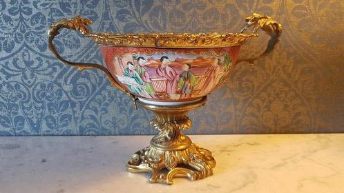 Possibly Samson - Coupe with Chinese export style depicting, Antiquités & Art, Curiosités & Brocante