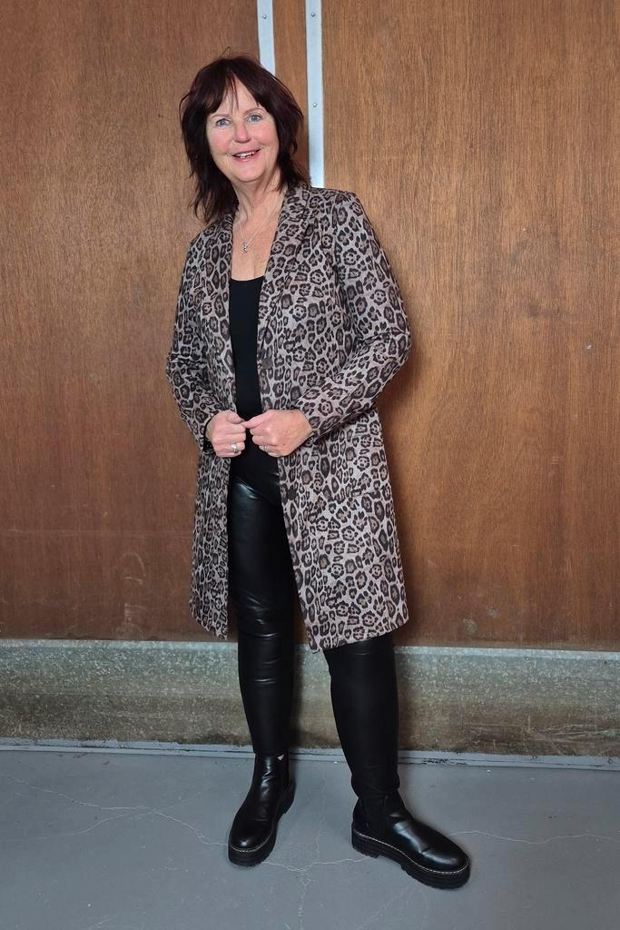 Jas Jolie scuba suede Ophilia1=42Maat 42/44 (L), Kleding | Dames, Jassen | Zomer, Overige kleuren, Nieuw, Maat 42/44 (L), Verzenden