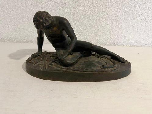 Sculpture, Der sterbende Gallier - 145 mm - Bronze, Antiek en Kunst, Antiek | Keramiek en Aardewerk