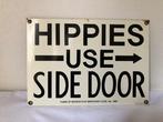 Ande Rooney. Hippies Use Side Door. 1996. Woodstock. -, Antiek en Kunst, Antiek | Wandborden en Tegels