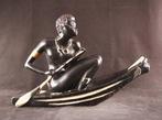 Art Deco beeld - Sculpture, Boot met Afrikaans naakt - 46 cm