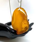 Collier pendentif en ambre baltique pur pierre exclusif,
