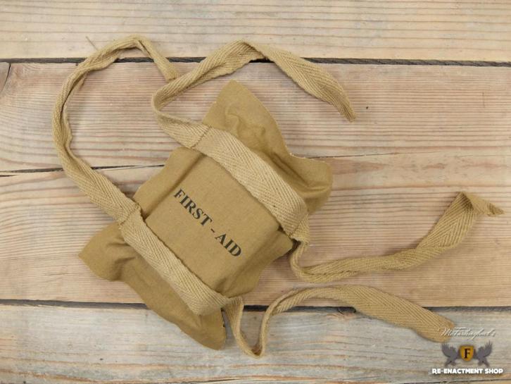 Replica US WO2 Para first aid kit, Collections, Objets militaires | Seconde Guerre mondiale, Enlèvement ou Envoi