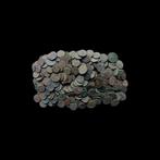Empire romain Lot of 300 Æ coins (3/4th-5th century AD), Postzegels en Munten